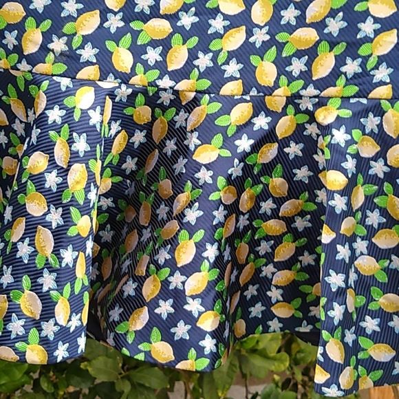 J.Crew Ruffle Pencil Skirt Lined Navy w/Lemons 6 - Picture 4 of 8